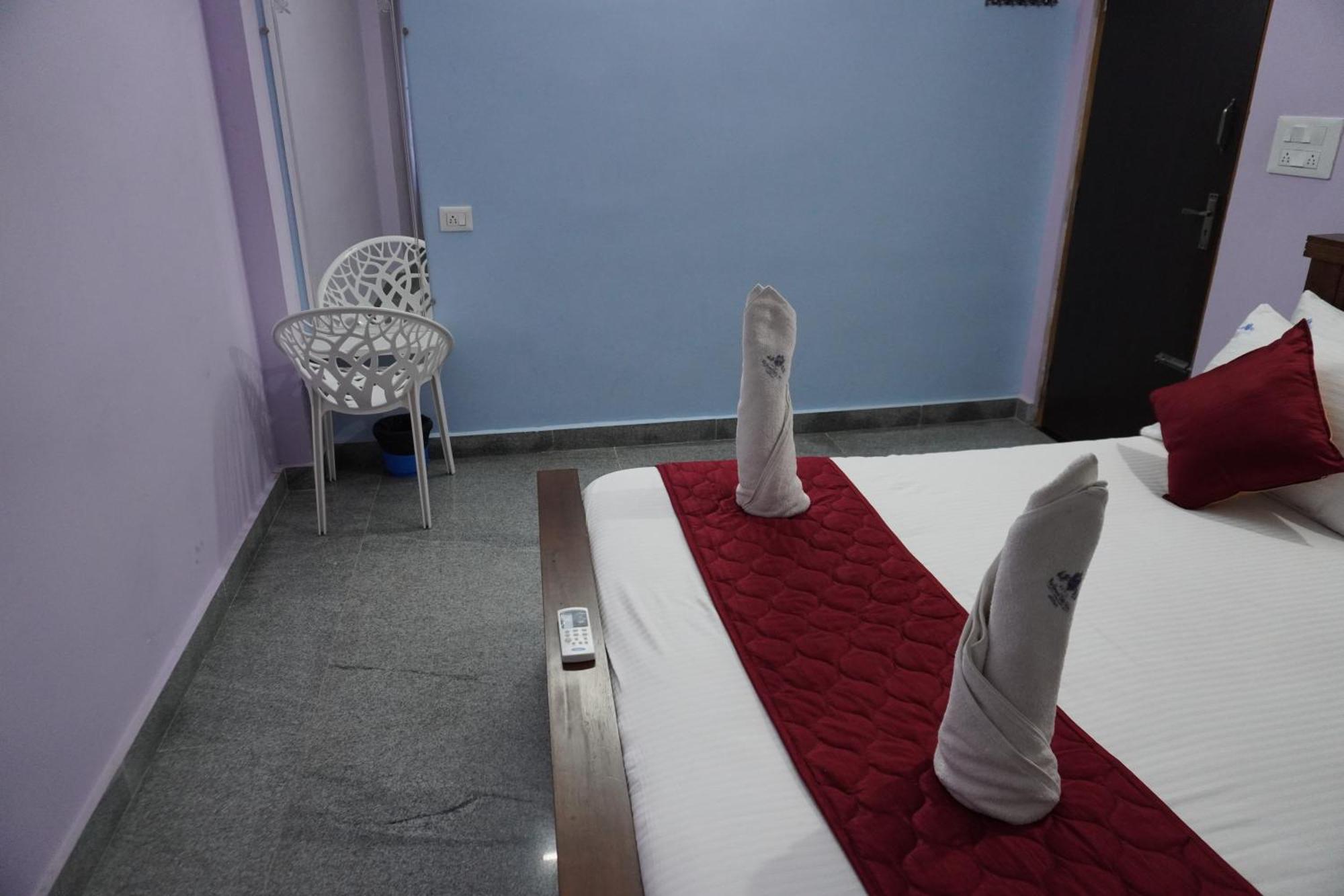 Tirumala Premium Home Stay تيروباتي المظهر الخارجي الصورة