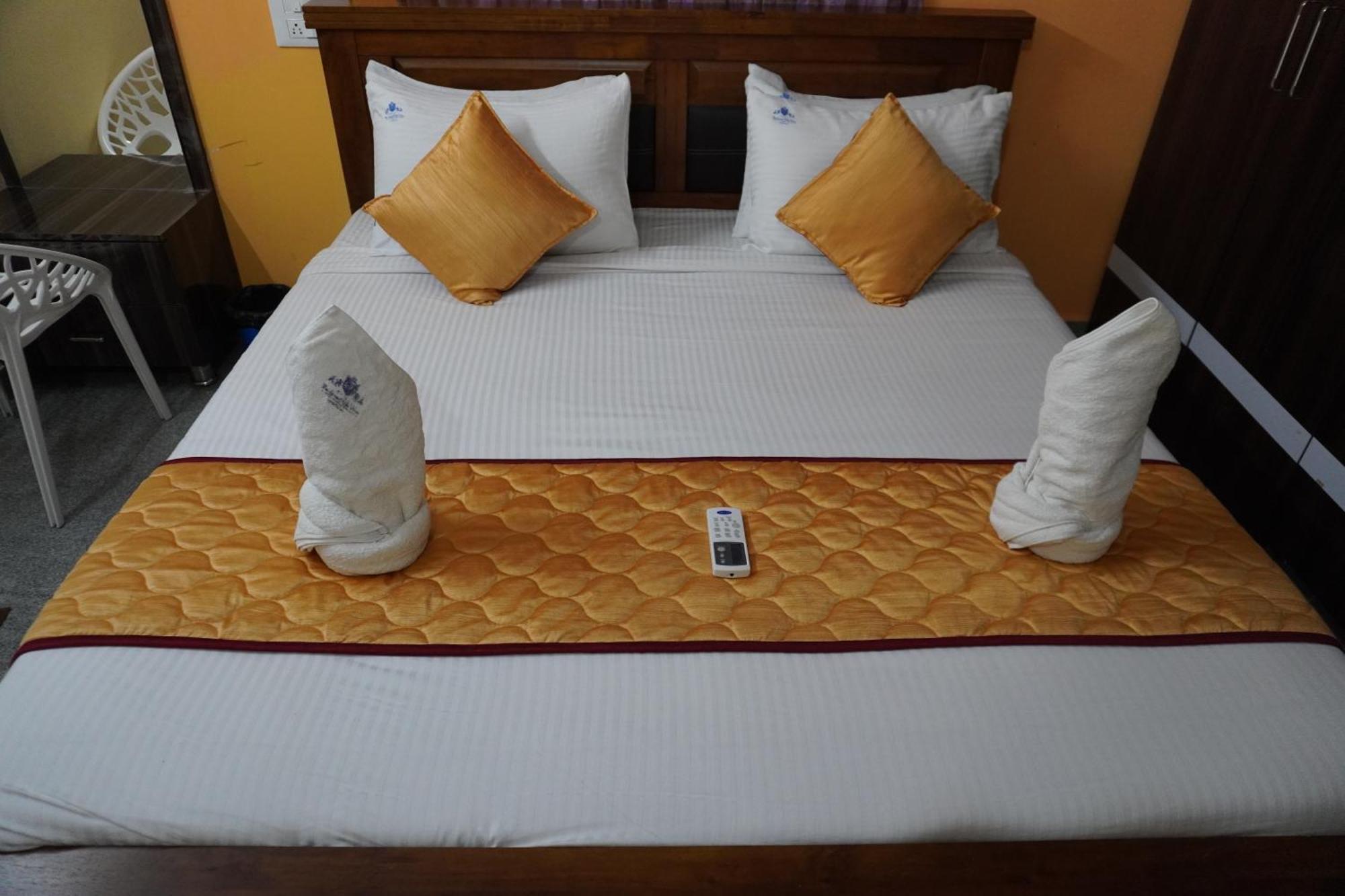 Tirumala Premium Home Stay تيروباتي المظهر الخارجي الصورة